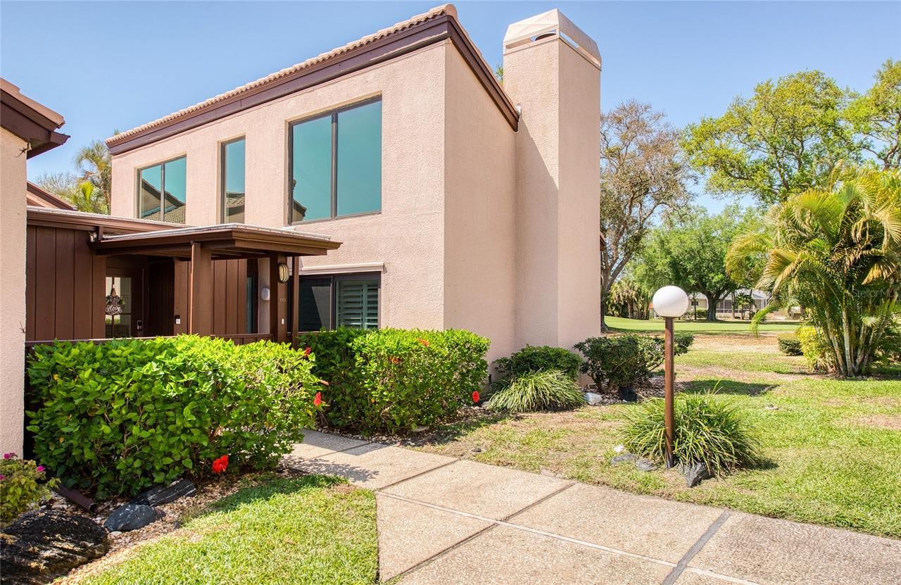 1307 Pelican Creek Crossing, St Petersburg, FL 33707