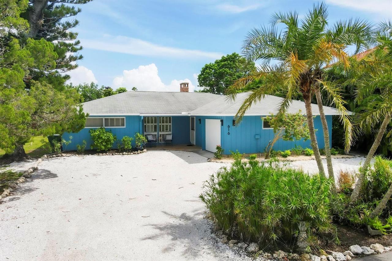 616 Lyons Ln., Longboat Key, FL 34228