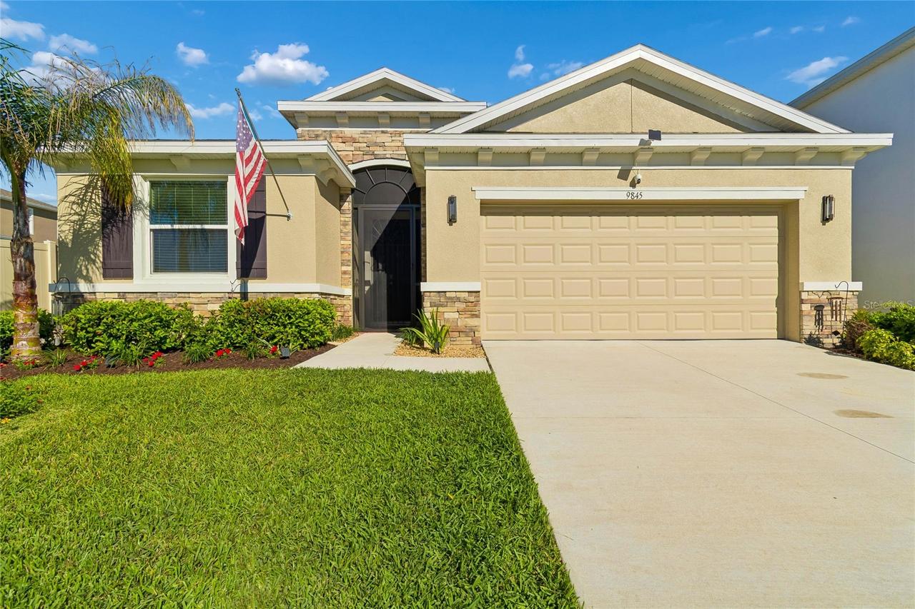 9845 Shoreline View Way, Wesley Chapel, FL 33545