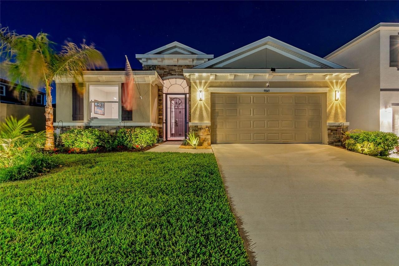 9845 Shoreline View Way, Wesley Chapel, FL 33545