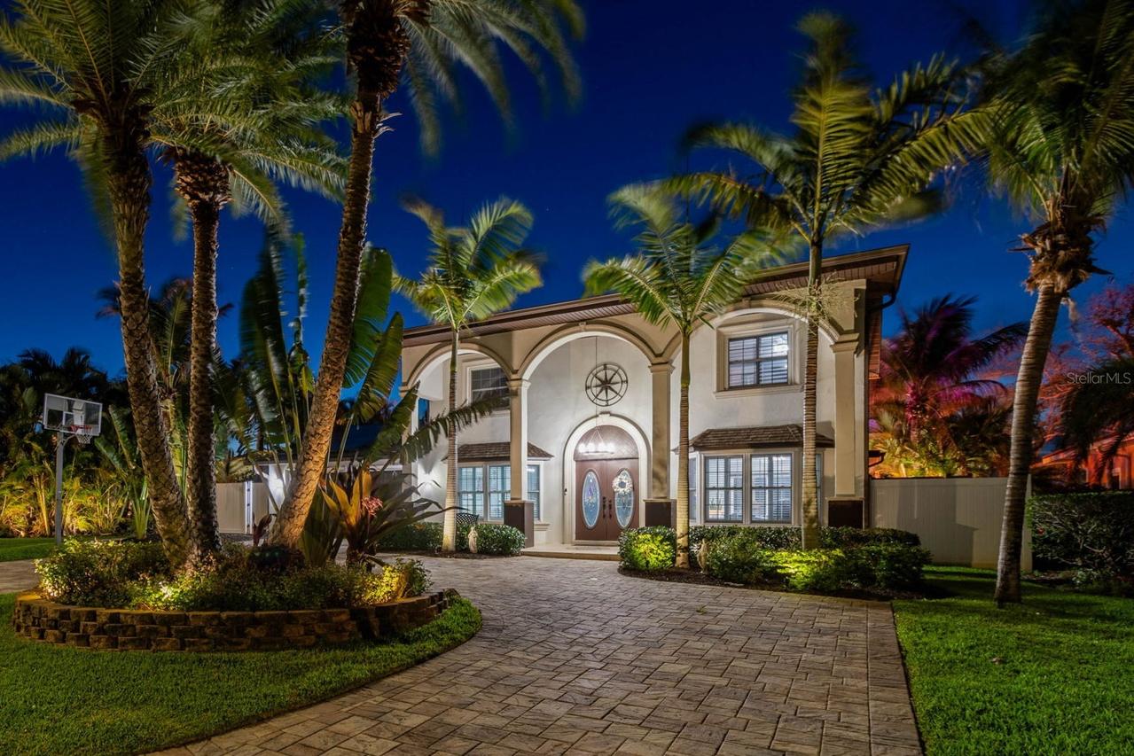 10127 Paradise Blvd., Treasure Island, FL 33706