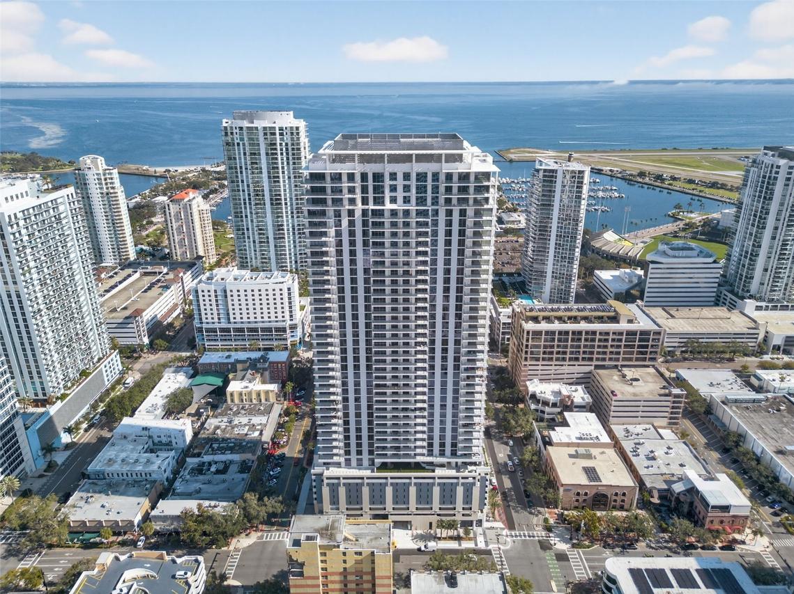 275 1st Ave. #4202, St Petersburg, FL 33701