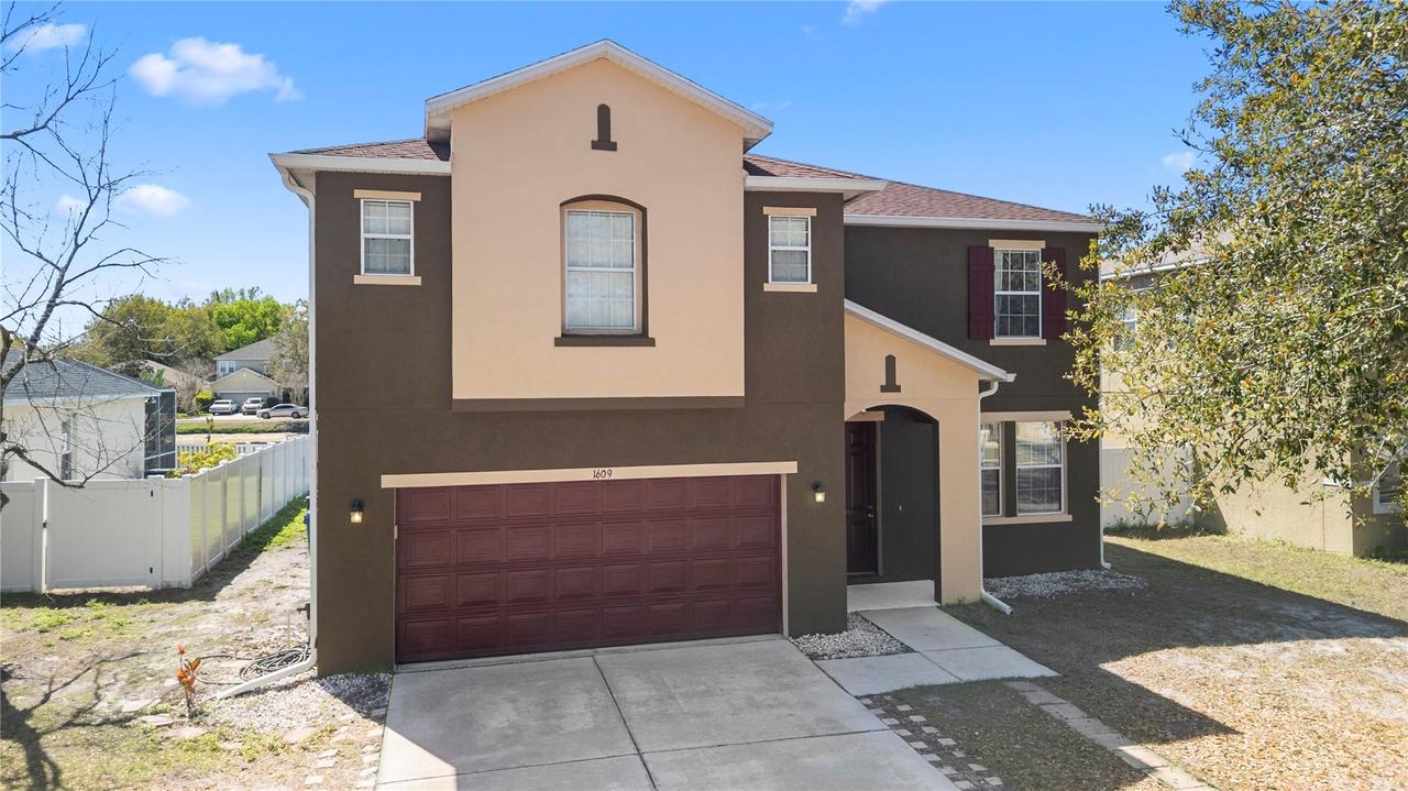 1609 Atlantic Dr., Ruskin, FL 33570