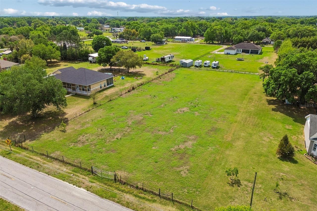 2805 Medulla Rd., Plant City, FL 33566
