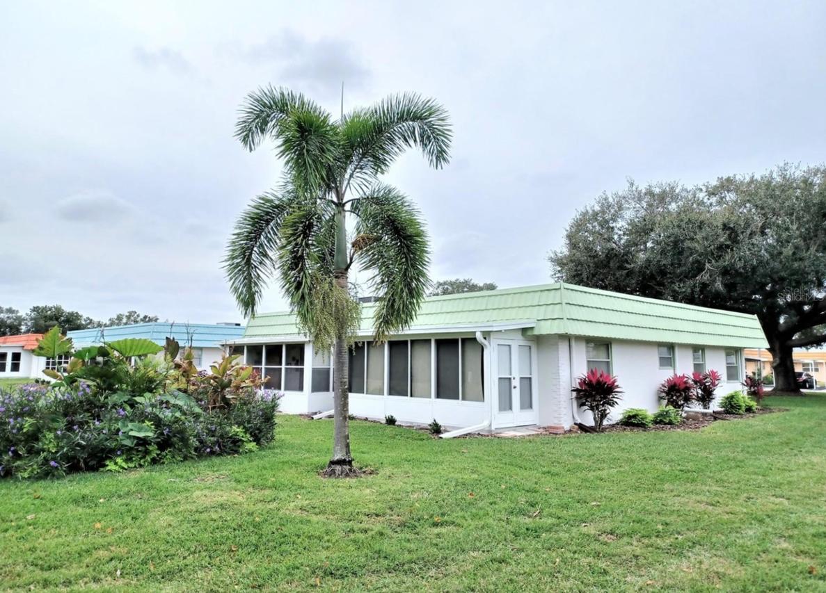 1802 Bedford Ln. #1, Sun City Center, FL 33573