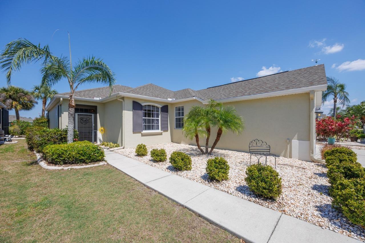 1045 Emerald Dunes Dr., Sun City Center, FL 33573