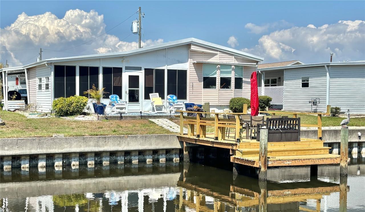 102 Americana Ct. #206, St Petersburg, FL 33702