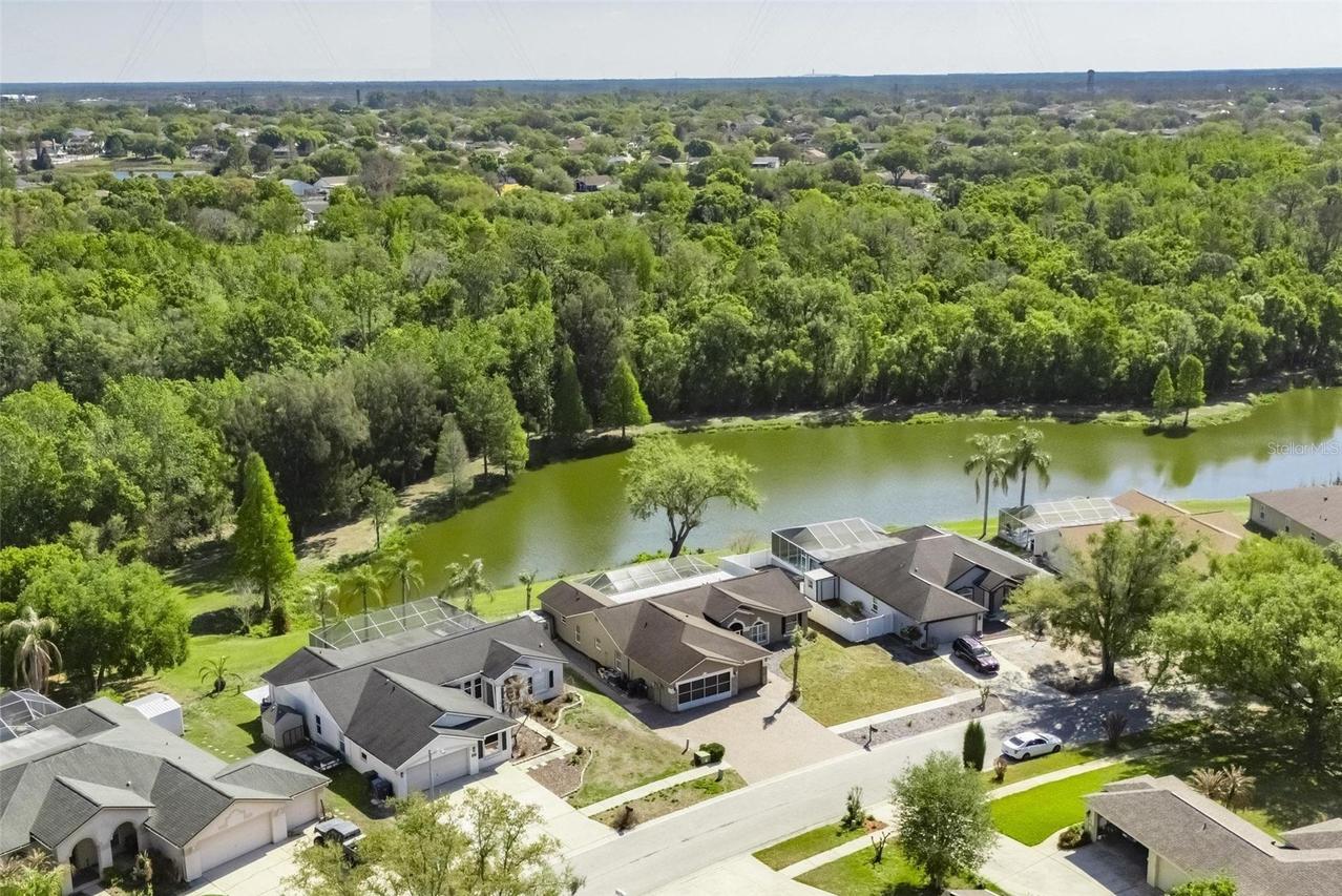 12828 Raysbrook Dr., Riverview, FL 33569