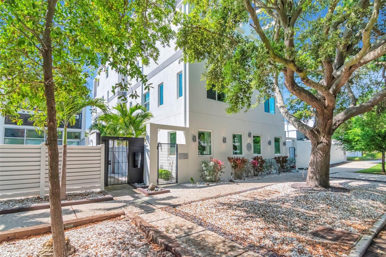 536 4th Ave. #2, St Petersburg, FL 33701