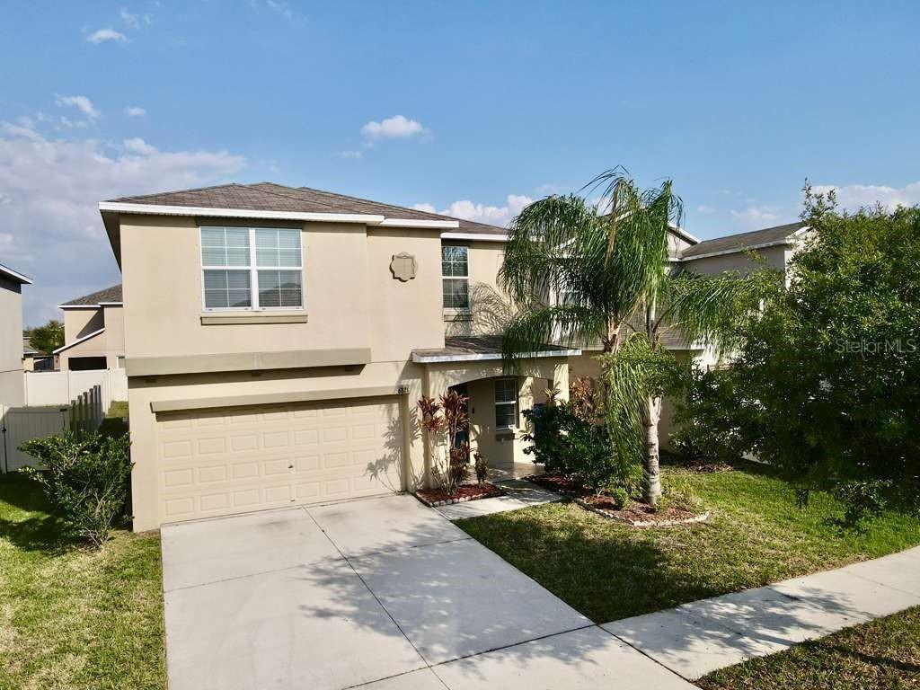 6821 Blue Moon Way, Sun City Center, FL 33573