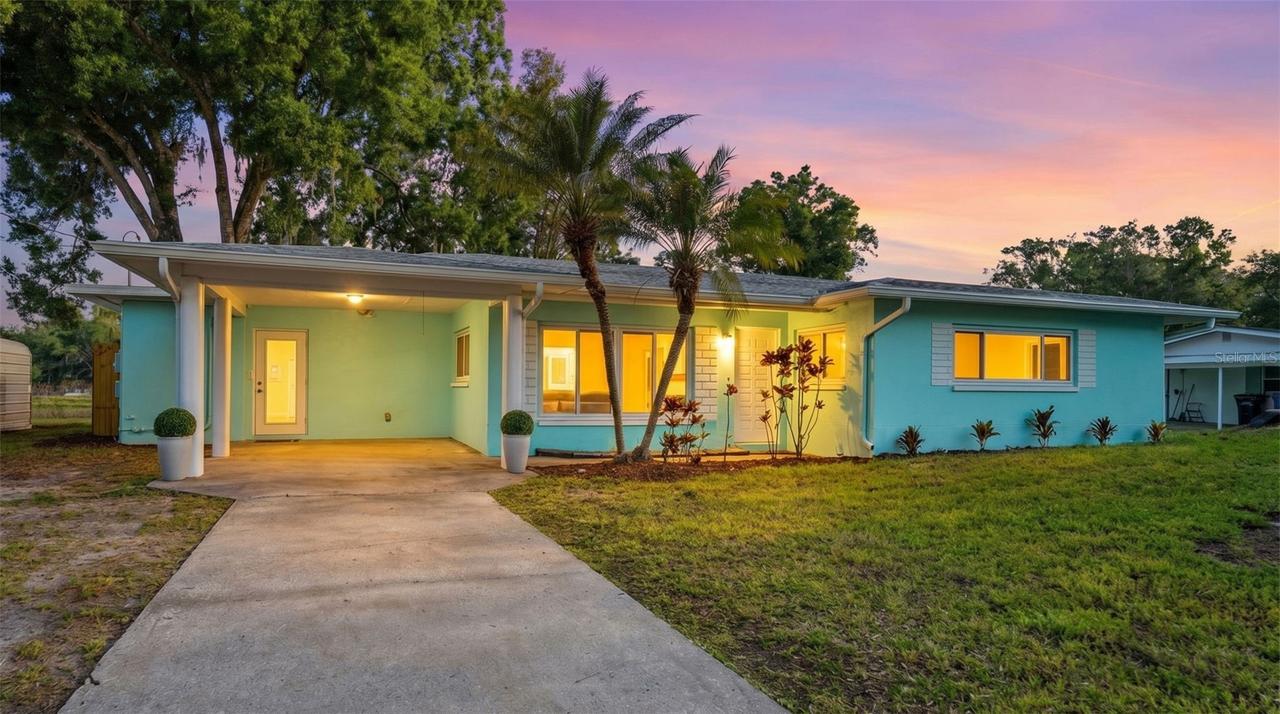 910 Linwood Ter., Lutz, FL 33549