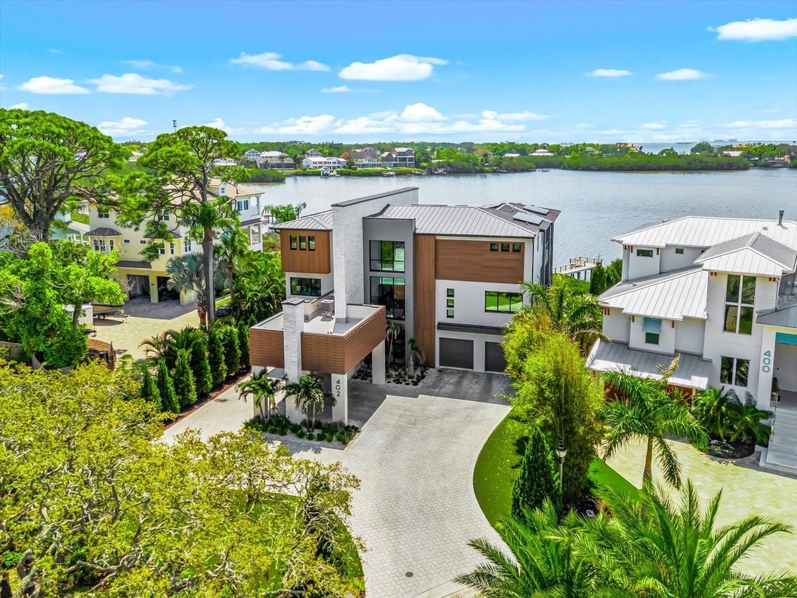 402 Hillsborough St., Palm Harbor, FL 34683