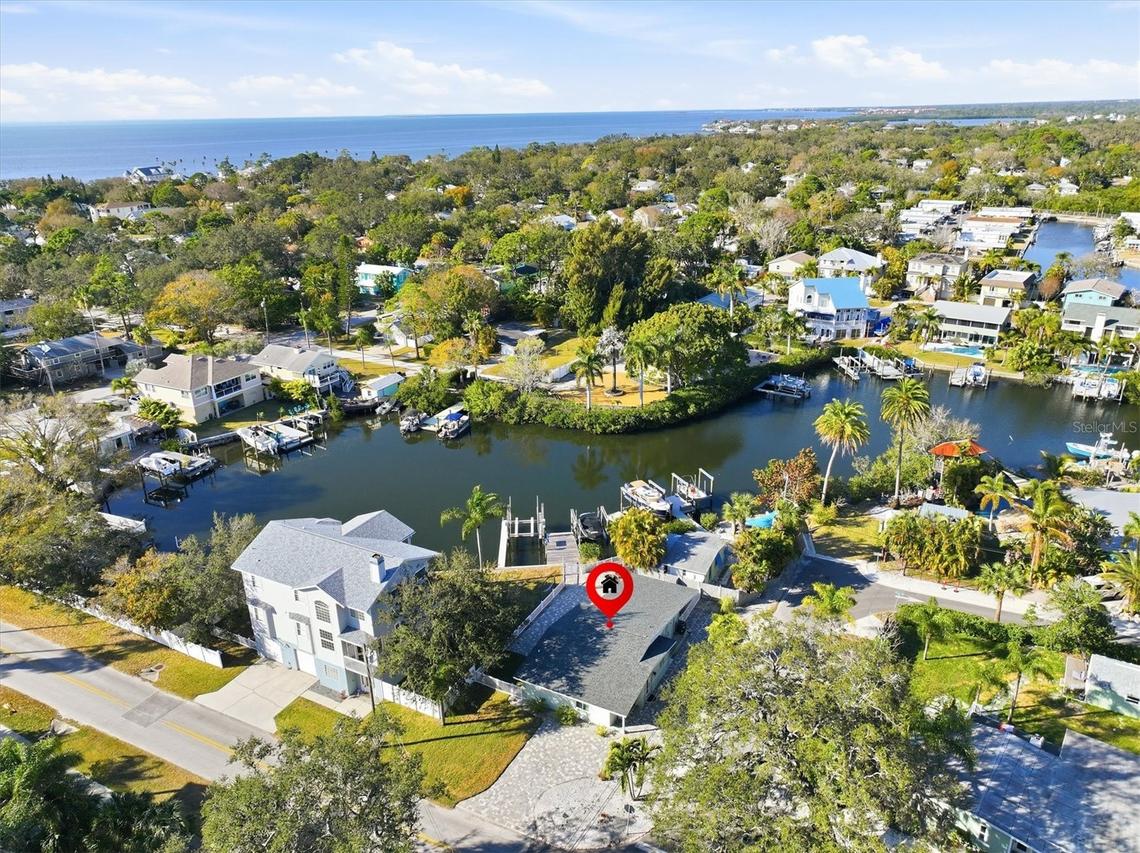 302 Georgia Ave., Crystal Beach, FL 34681