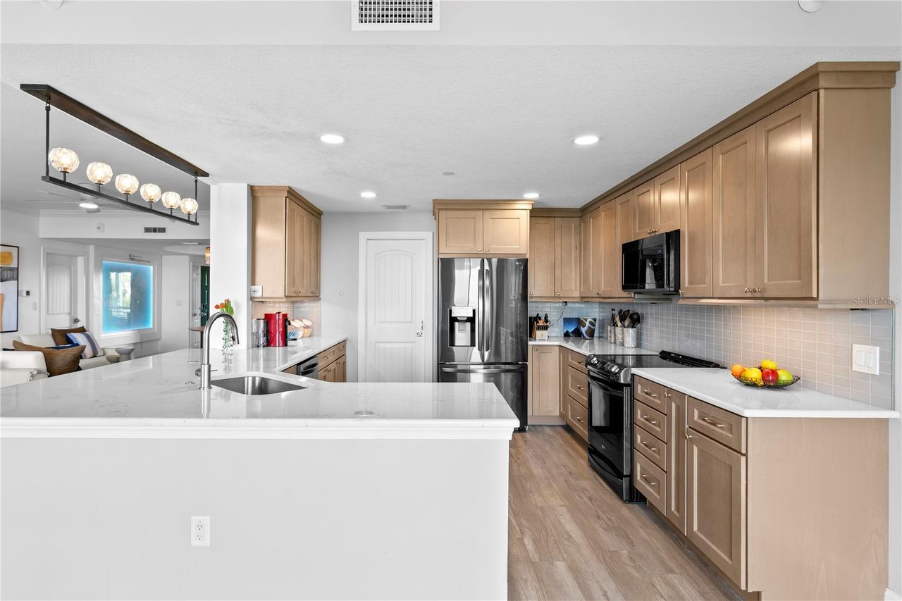 4780 Dolphin Cay Ln. #404, St Petersburg, FL 33711