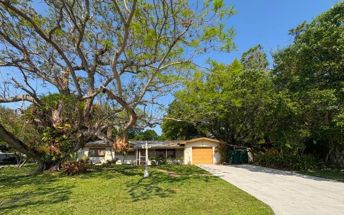 1799 Lake Cir., Fort Pierce, FL 34945