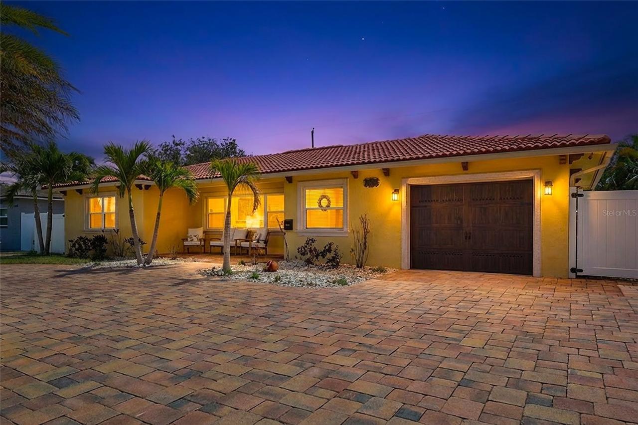 3890 Benson Ave., St Petersburg, FL 33713