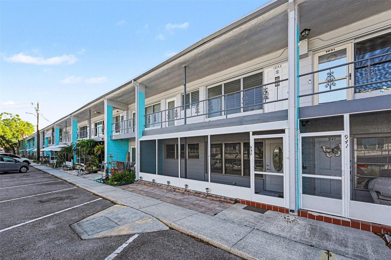 4061 55th Way #1042, Kenneth City, FL 33709