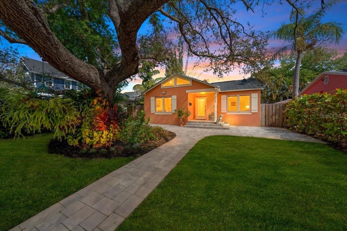 225 17th Ave., St Petersburg, FL 33704