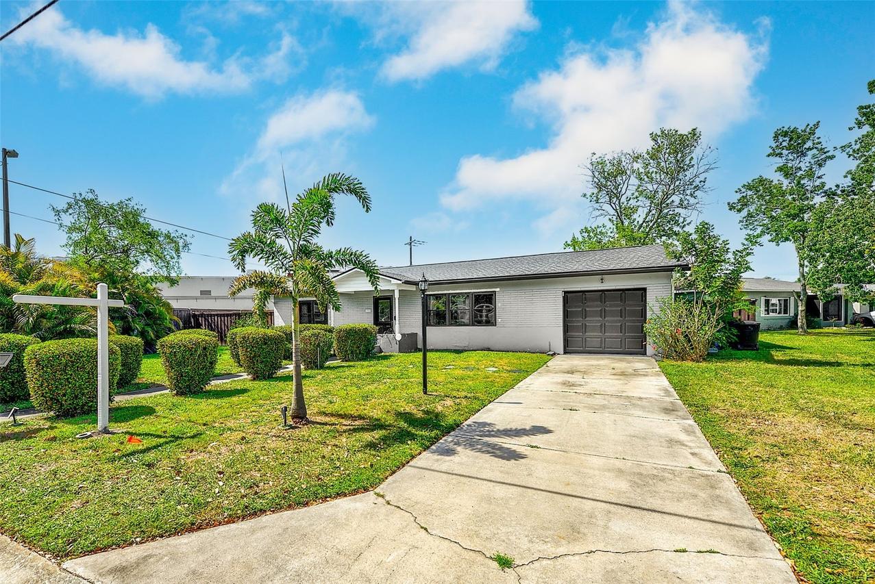 1026 Meadowlawn Dr., St Petersburg, FL 33702