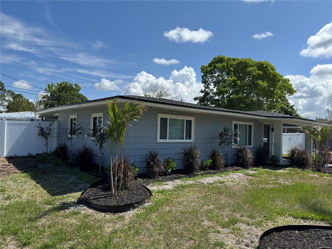 2917 Michigan St., Sarasota, FL 34237
