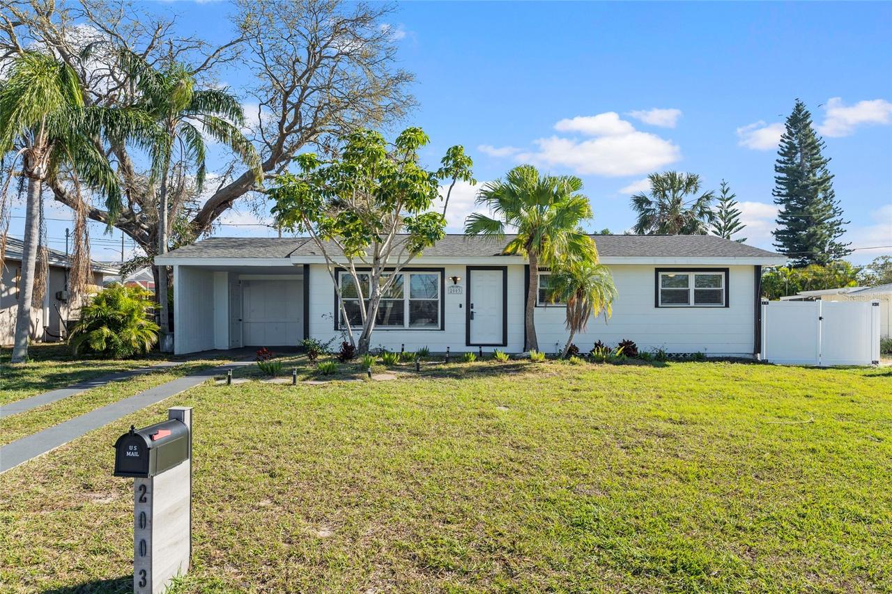 2003 6th Pl., Largo, FL 33770