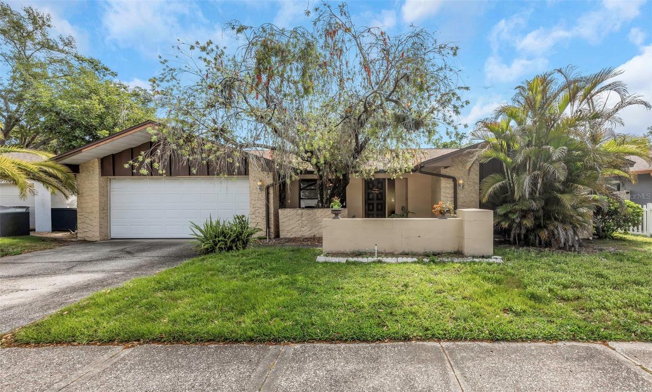 107 Country Villas Dr., Safety Harbor, FL 34695