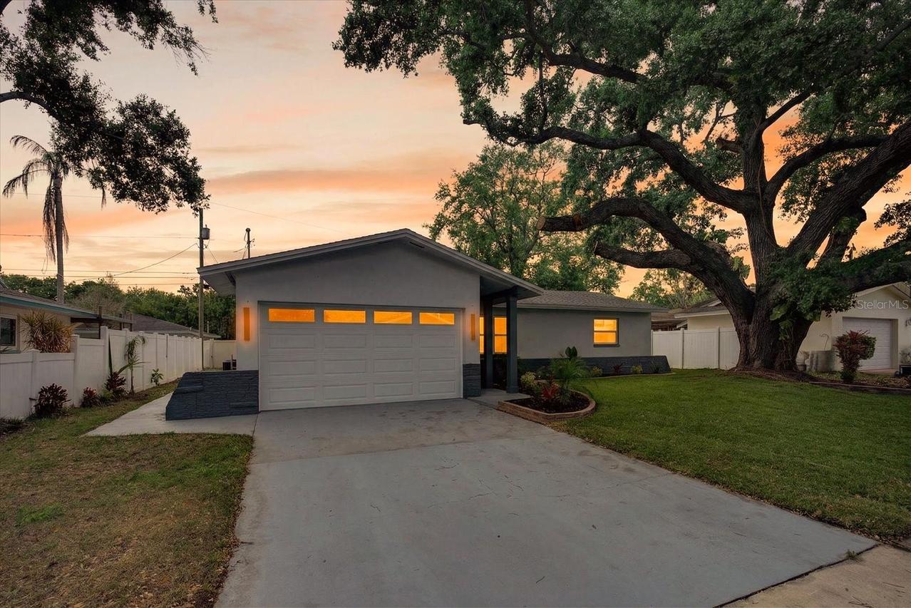 1864 Paradise Ln., Clearwater, FL 33756