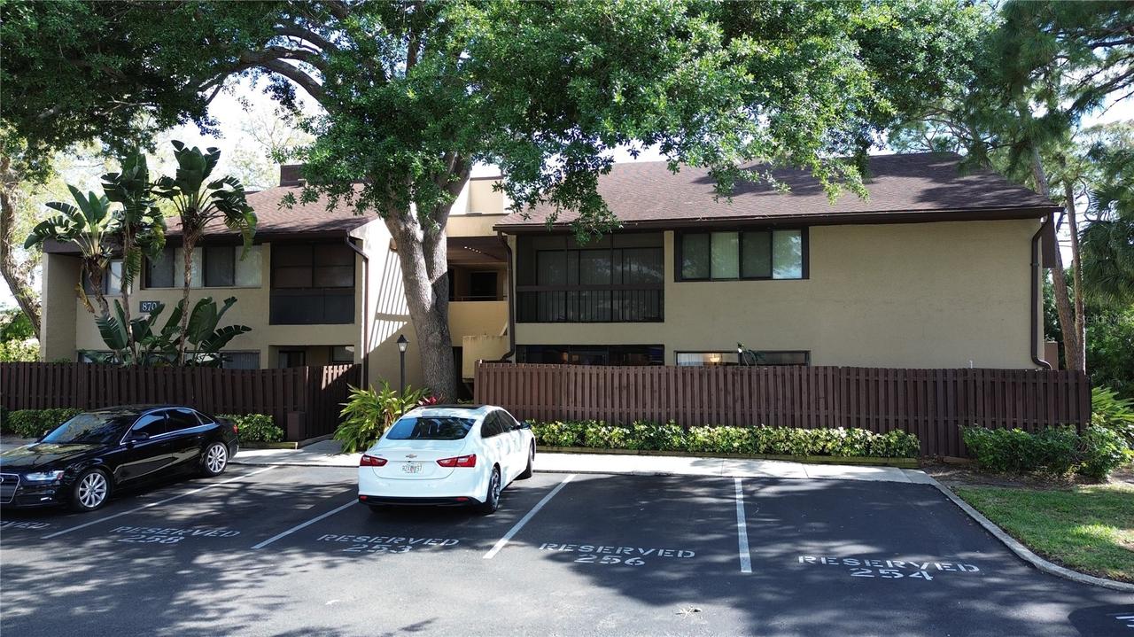 870 Village Lake Ter. #101, St Petersburg, FL 33716