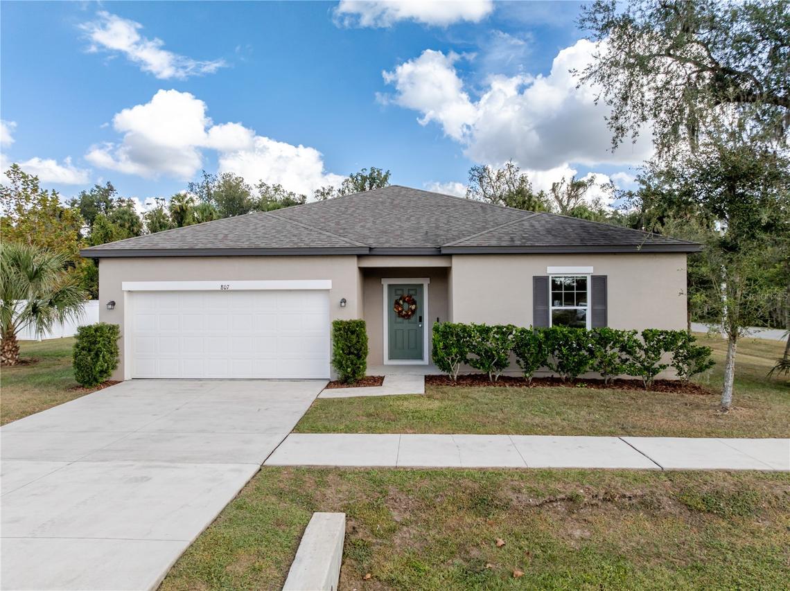 807 Garden Oaks Sq., Seffner, FL 33584