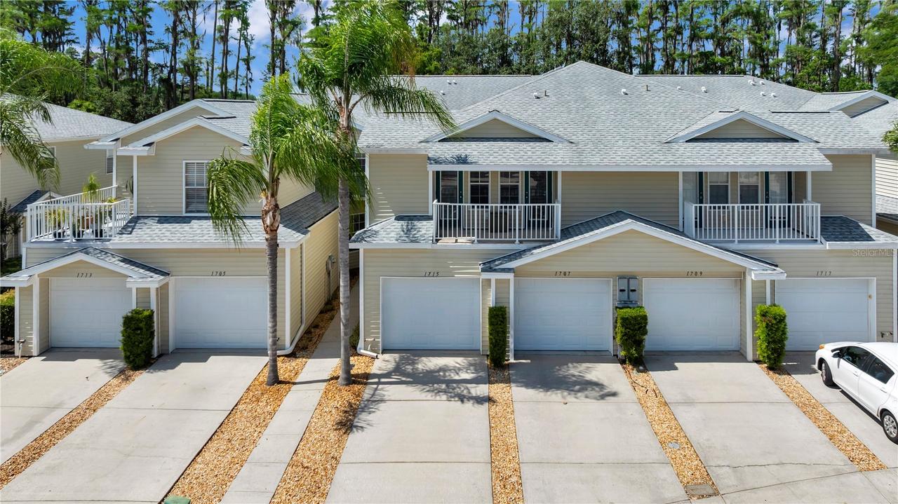 1715 Hammocks Ave., Lutz, FL 33549