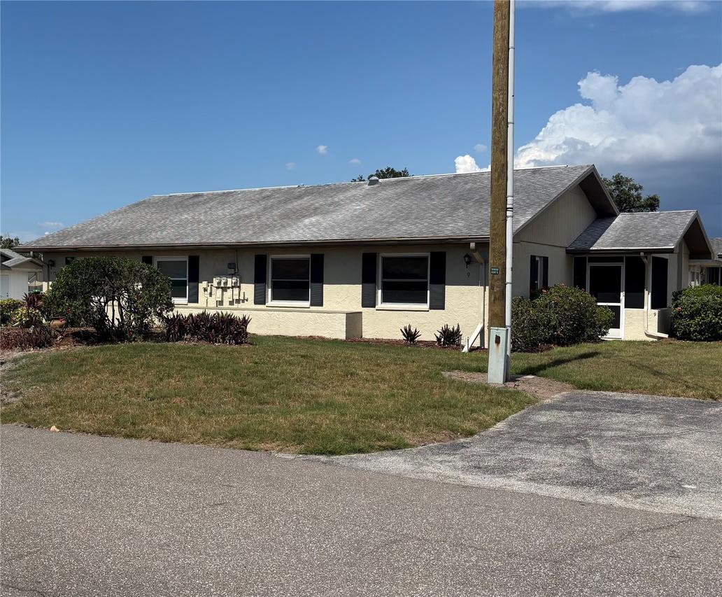 1905 Canterbury Ln. #E-9, Sun City Center, FL 33573