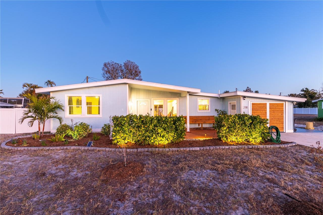 2110 Alcazar Way, St Petersburg, FL 33712