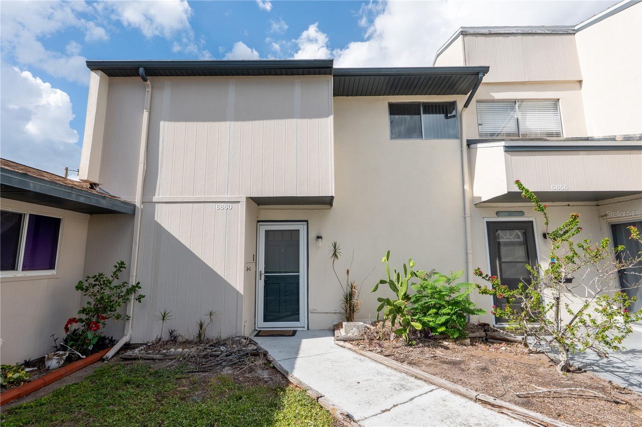 6860 Whitman Ct. #32B, Sarasota, FL 34243