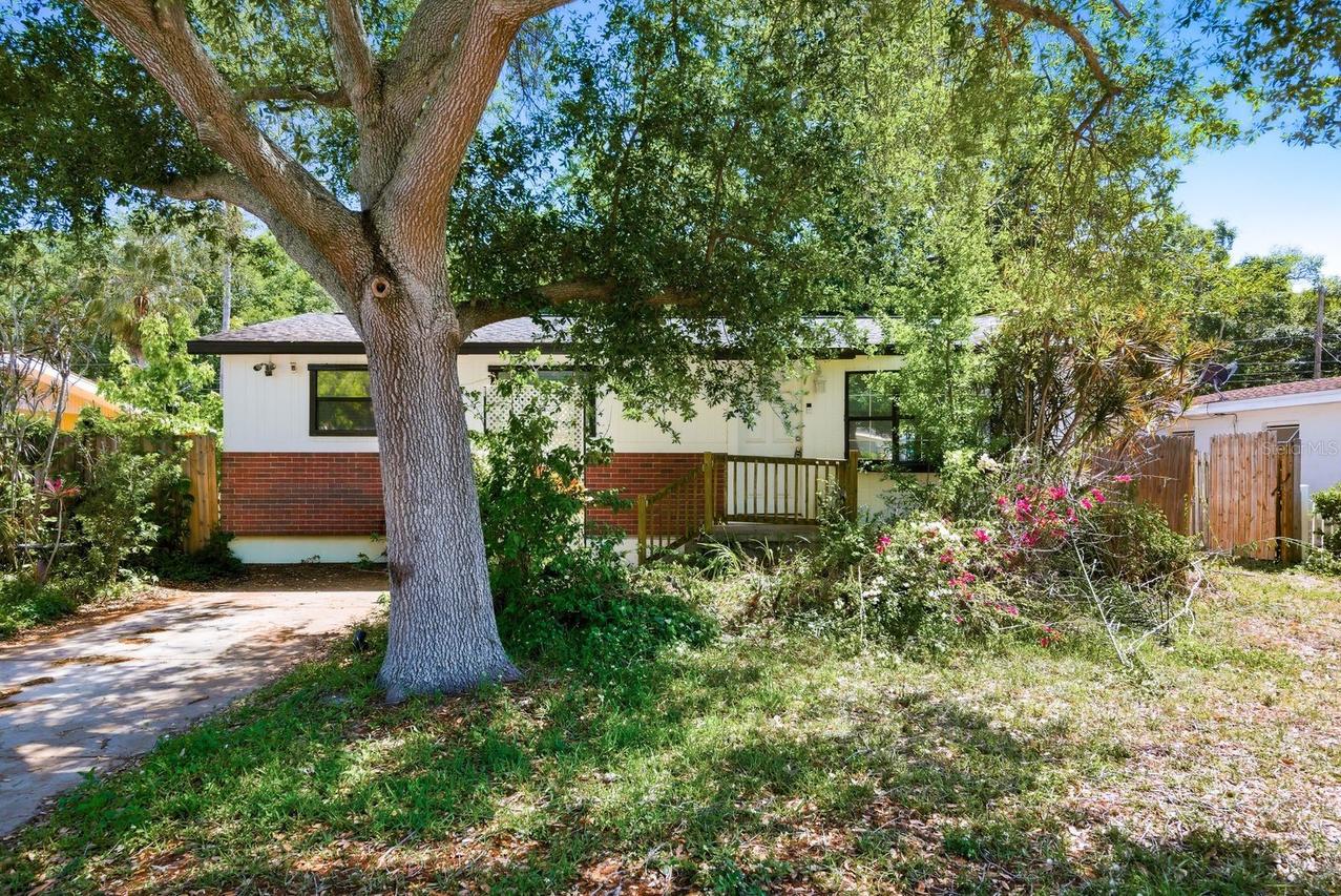 985 Cedarwood Ave., Dunedin, FL 34698