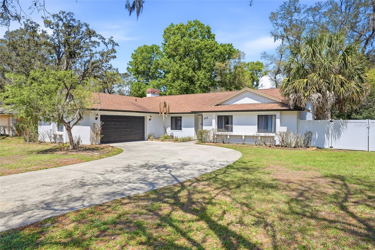 112 Bloomingfield Dr., Brandon, FL 33511