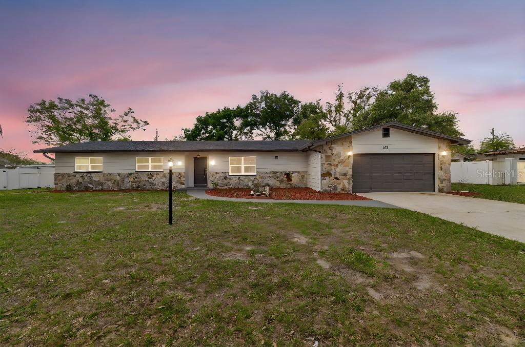 615 Royal Crest Dr., Brandon, FL 33511