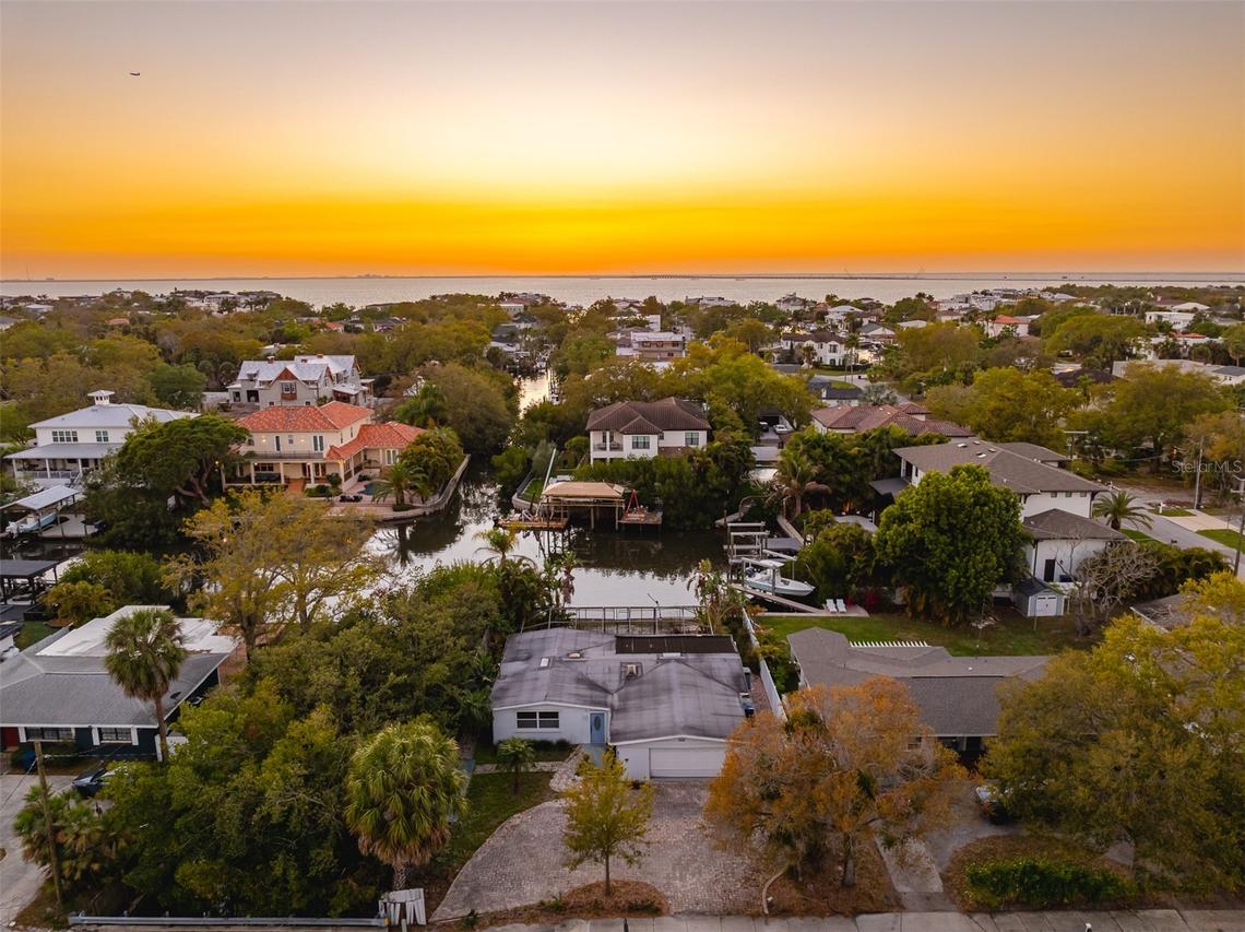 2107 S West Shore Blvd., Tampa, FL 33629