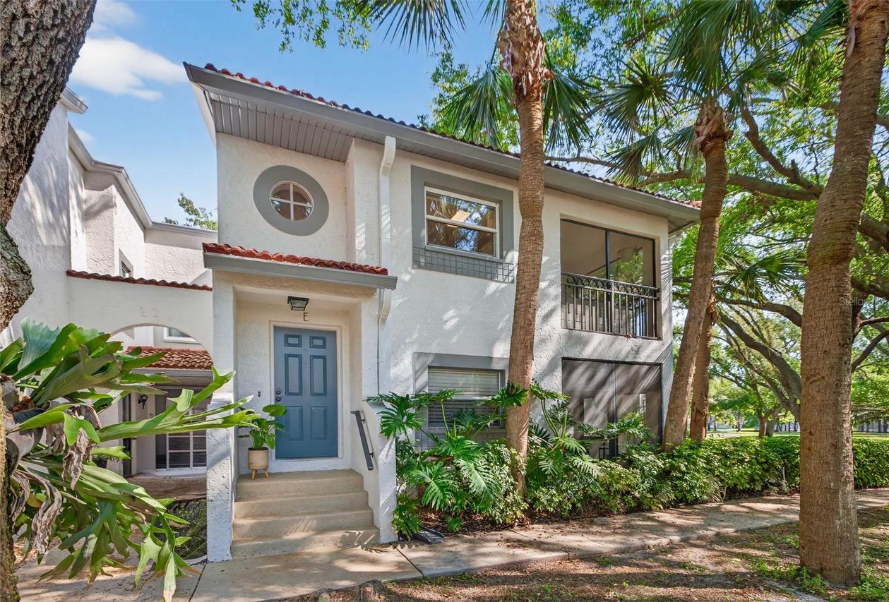 492 Santa Cruz Pl. #E, St Petersburg, FL 33703