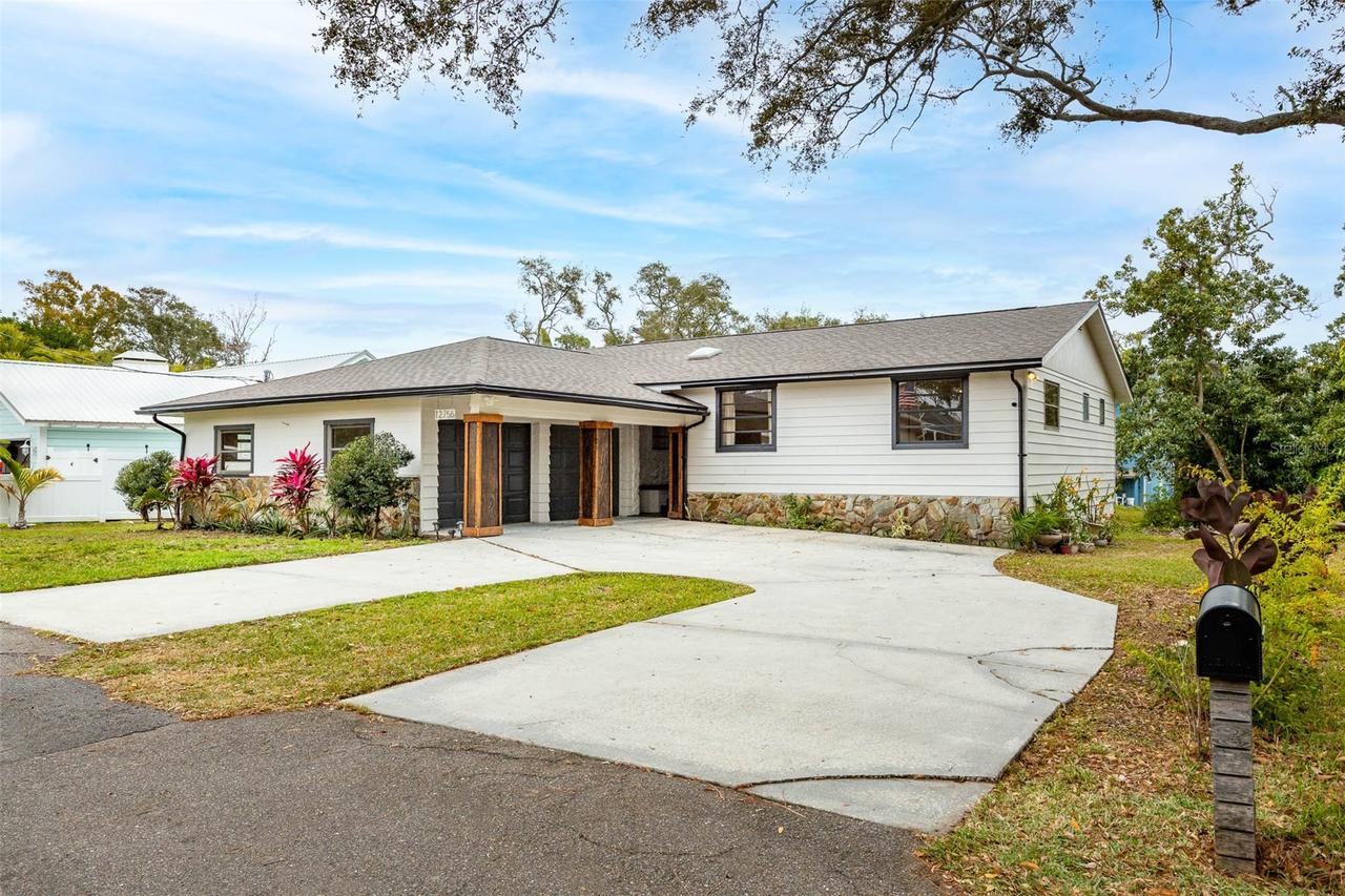 12756 Poinsettia Ave., Seminole, FL 33776