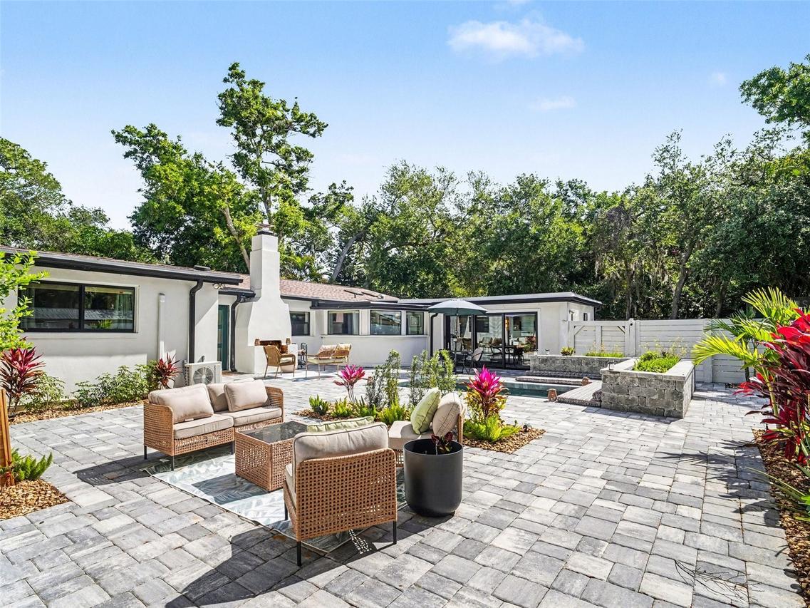 4050 Turks Cap Pl., Sarasota, FL 34234