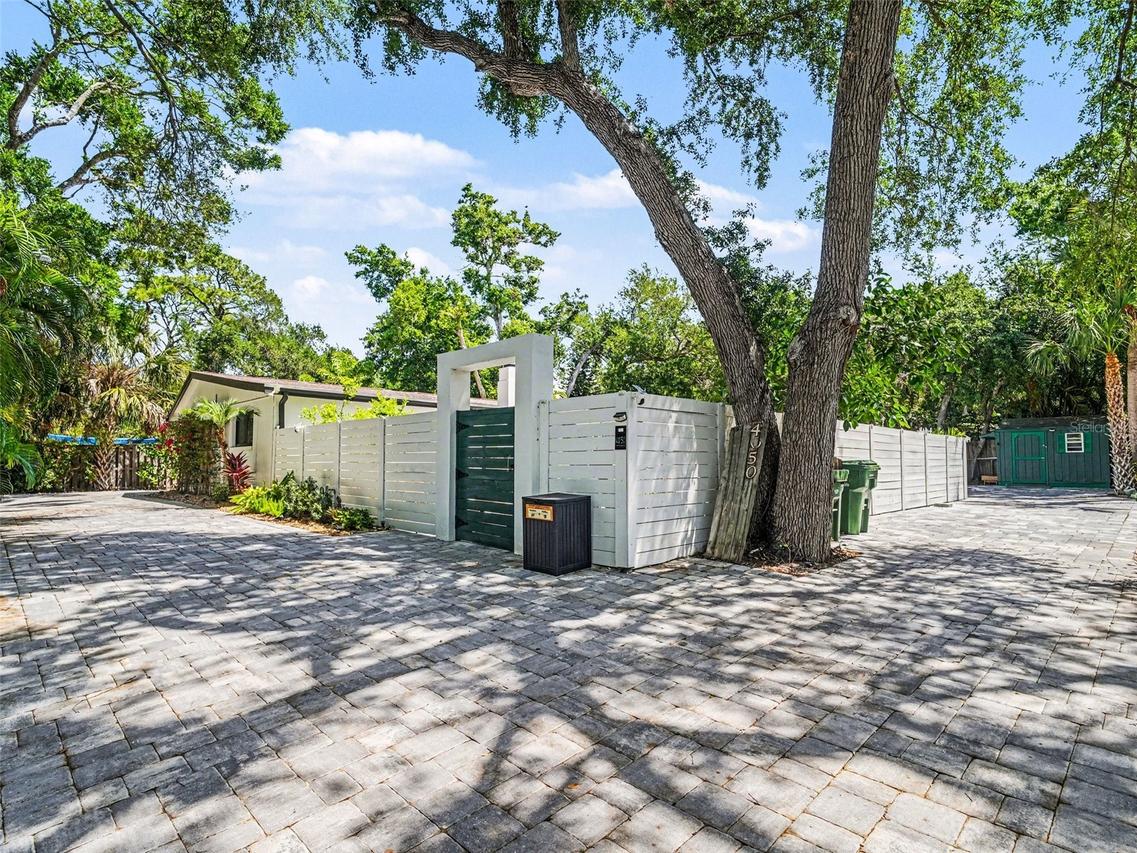 4050 Turks Cap Pl., Sarasota, FL 34234