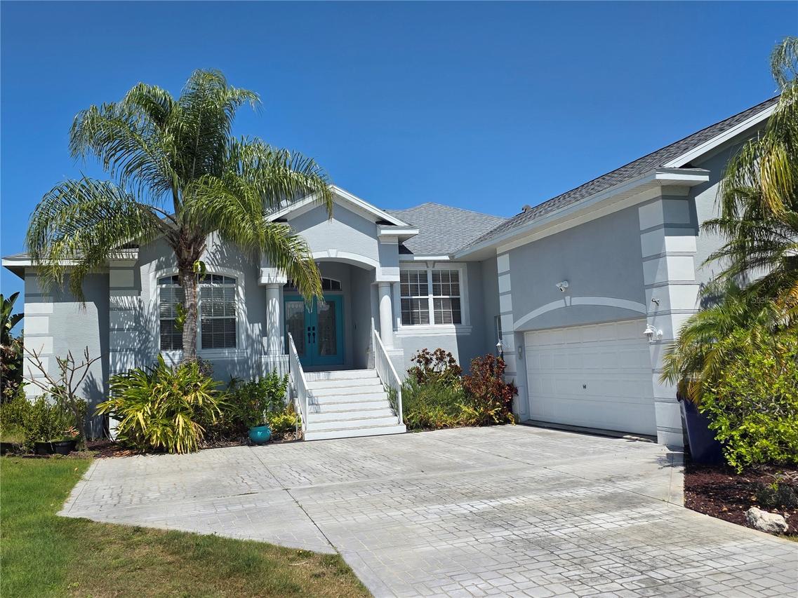 3025 Sheppards Crook Ct., Holiday, FL 34691