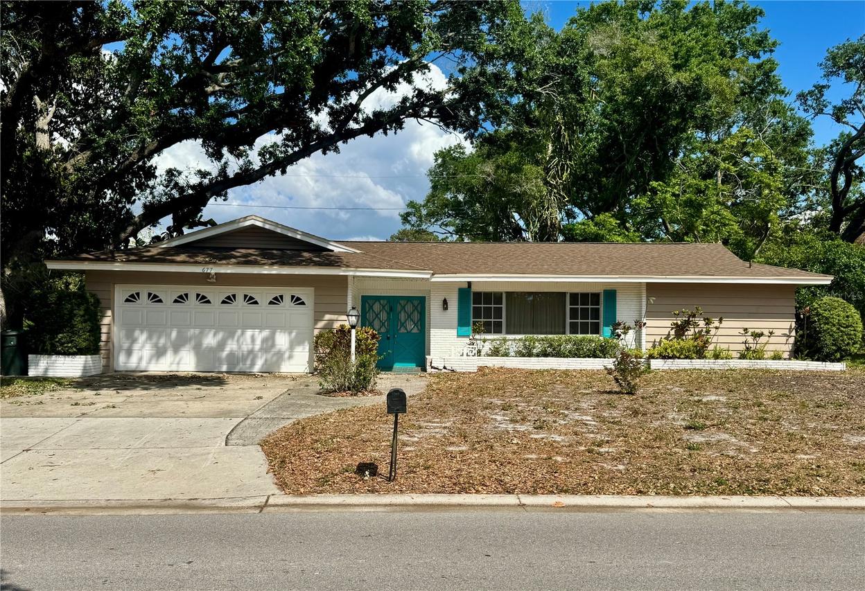 677 Pinewood Dr., Dunedin, FL 34698