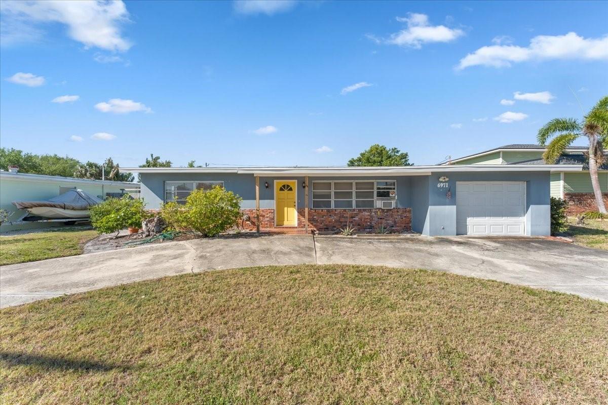 6971 Grande Vista Way, St Petersburg, FL 33707