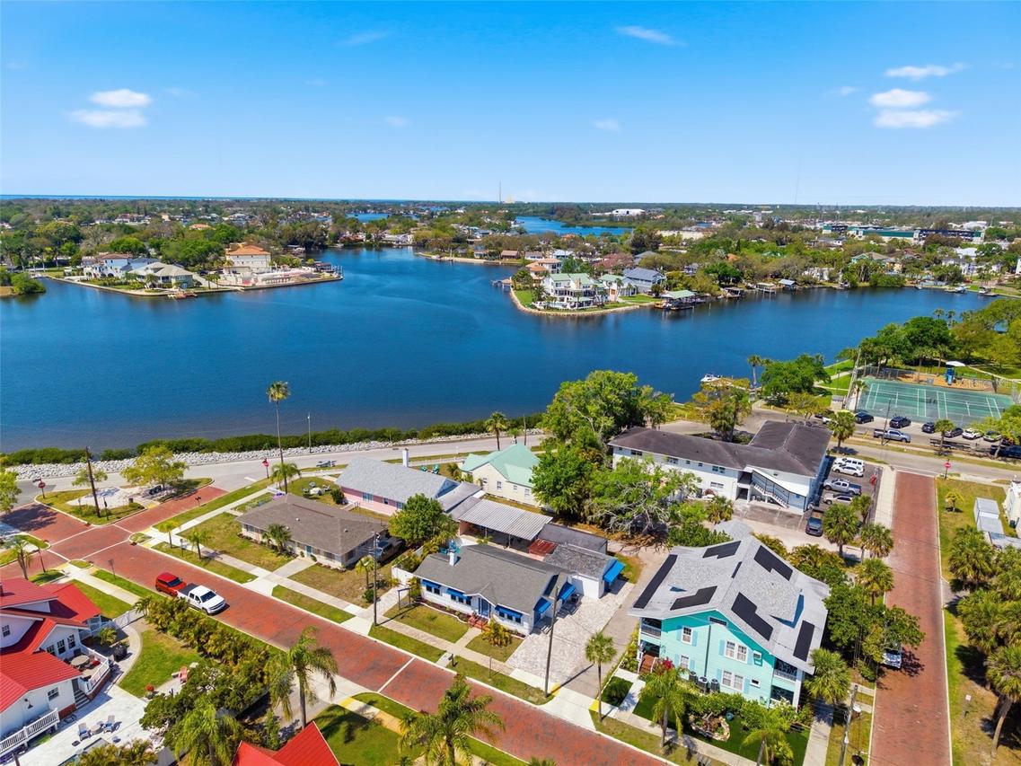 410 W Lemon St., Tarpon Springs, FL 34689