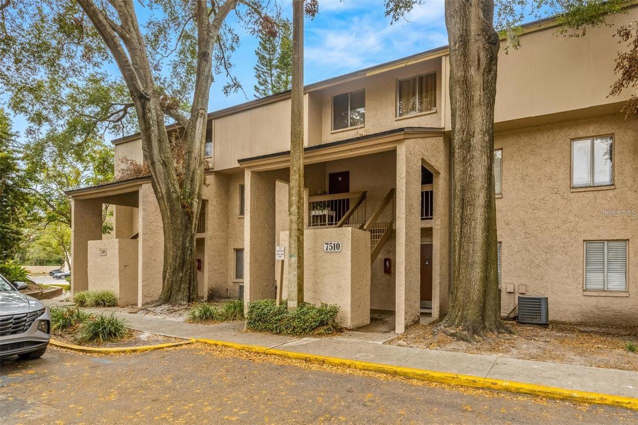 7510 Presley Pl. #99-B, Tampa, FL 33617