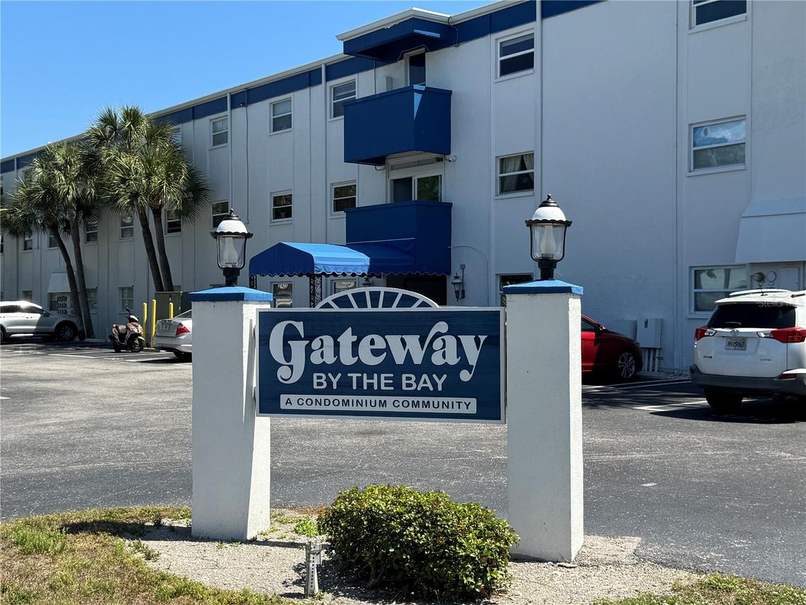 350 79th Ave. #330, St Petersburg, FL 33702