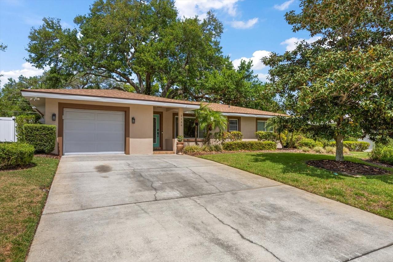 2139 Lanai Ave., Belleair Bluffs, FL 33770