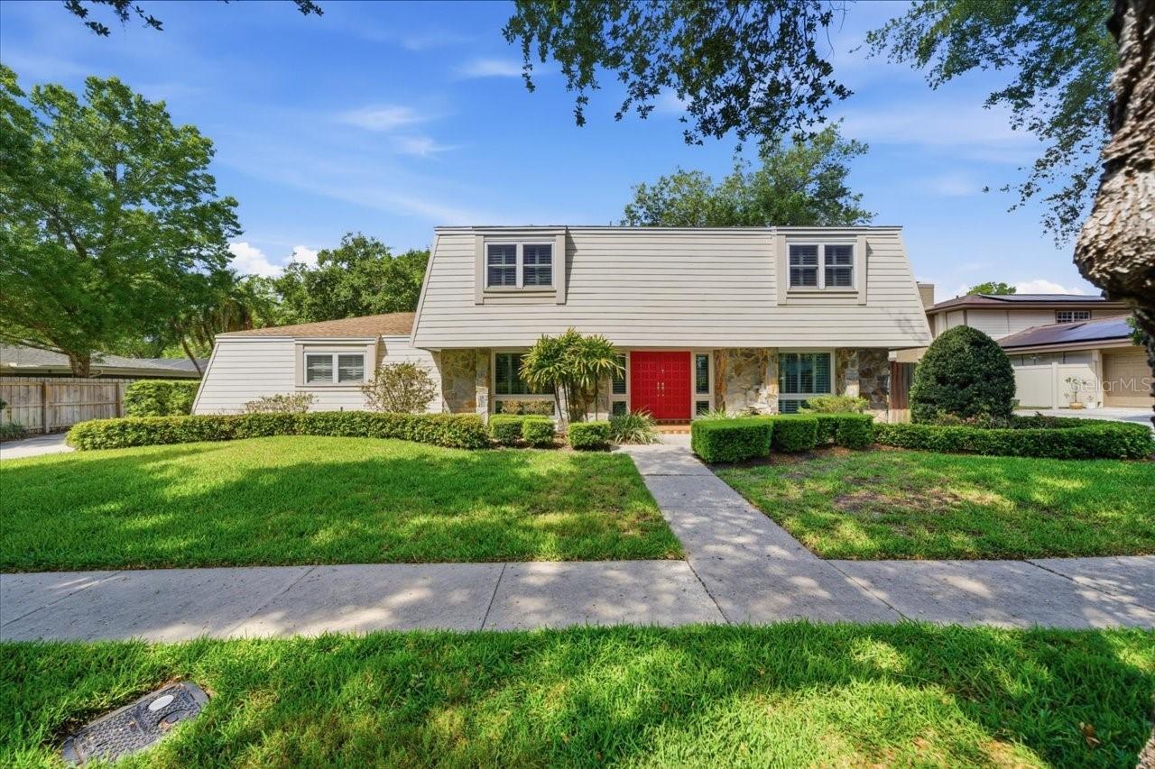 13305 Golf Crest Cir., Tampa, FL 33618