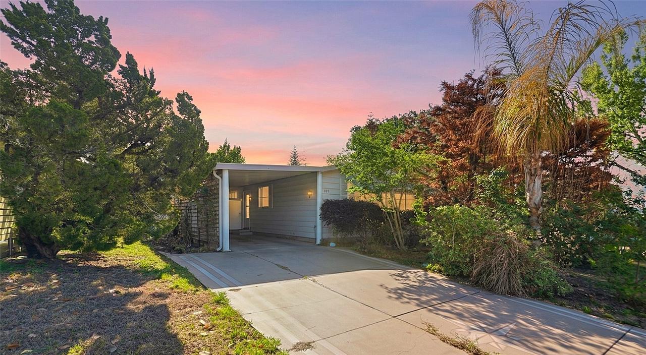 1537 Doral Cir., Lady Lake, FL 32159